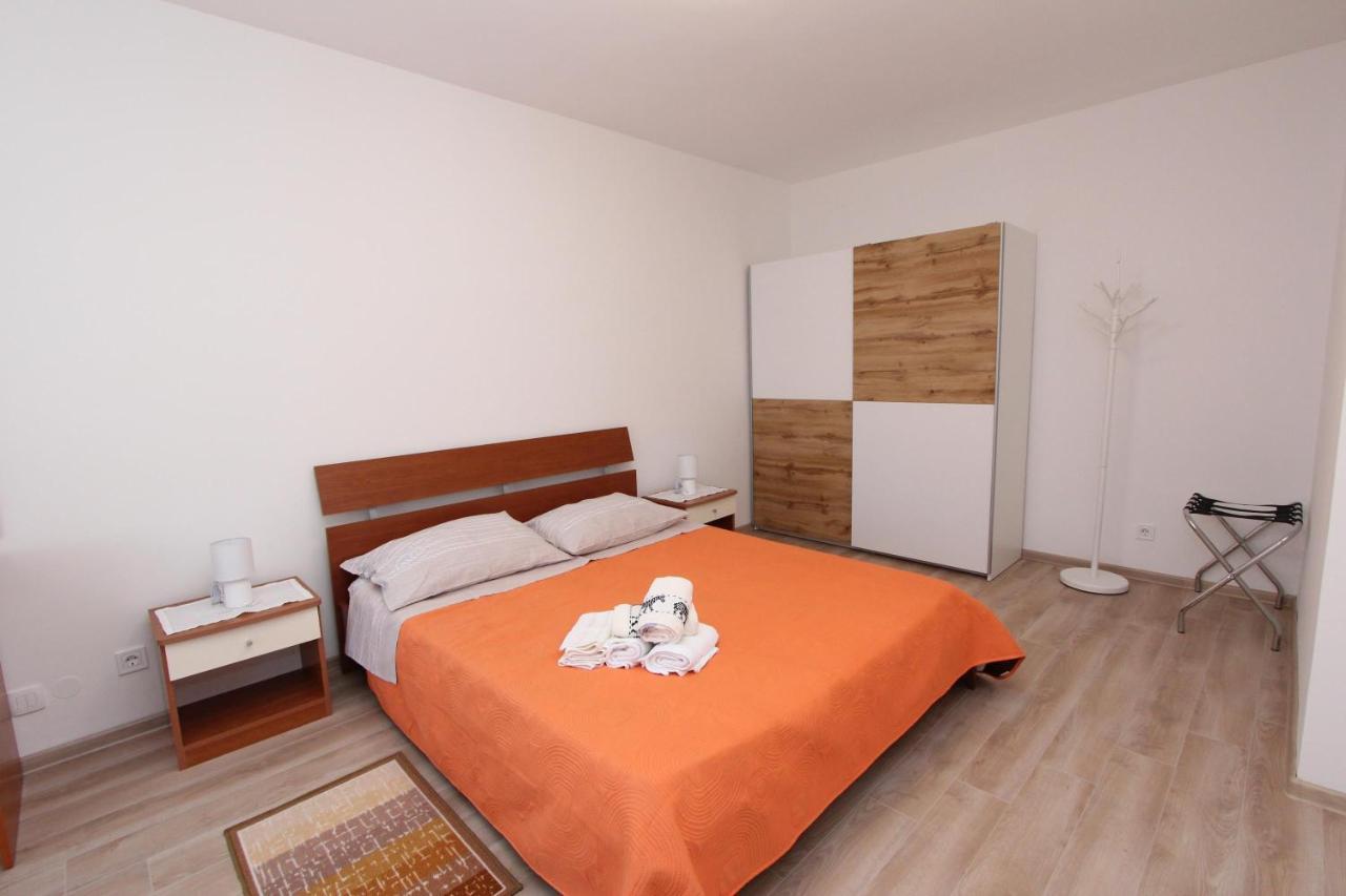 Apartments Eni Rovinj Exterior photo