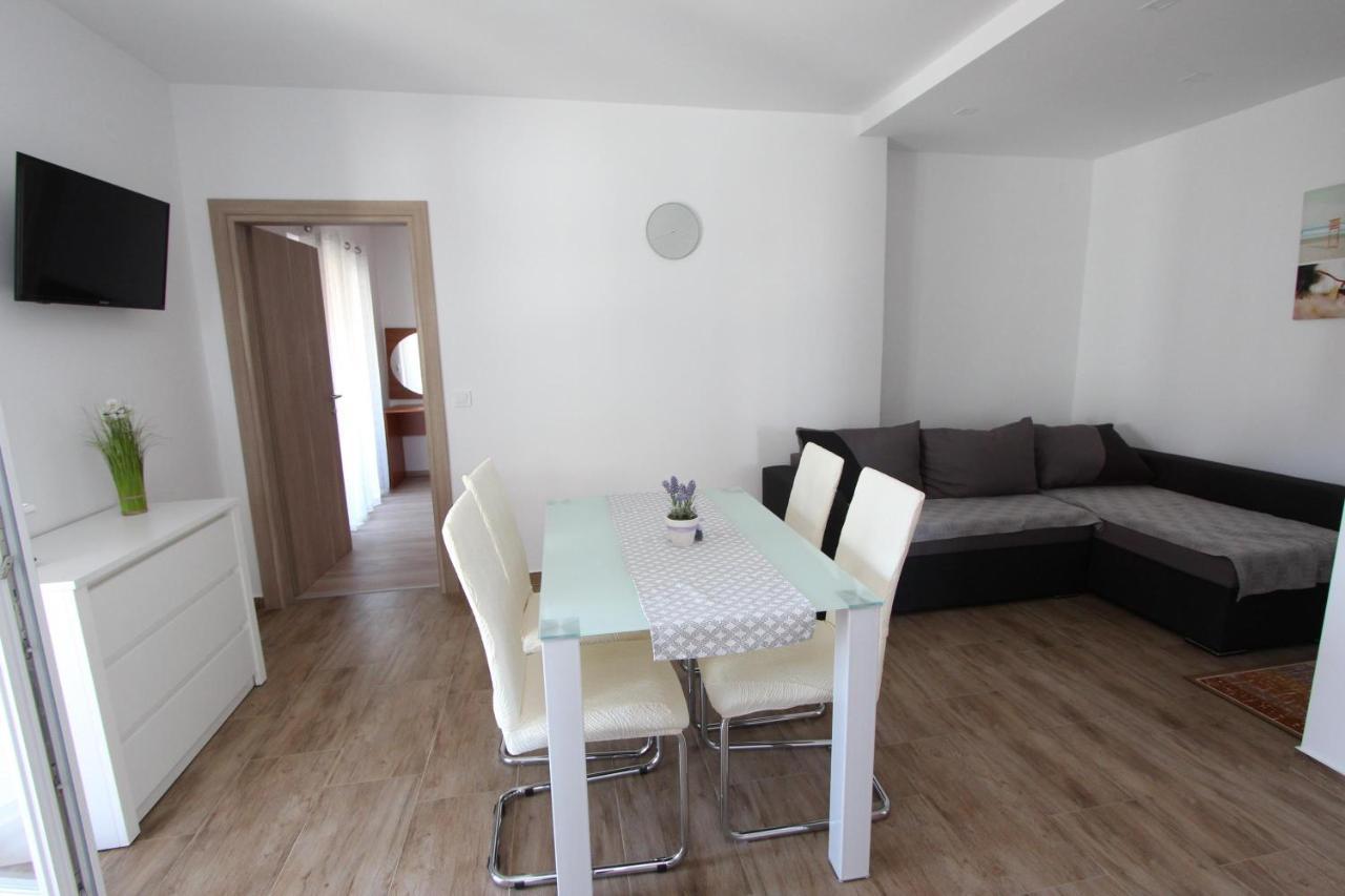 Apartments Eni Rovinj Exterior photo